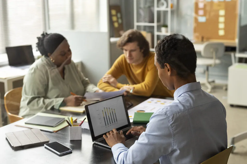 Contabilidade e CNAE para treinamento em desenvolvimento profissional e gerencial